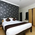 Oyo 9372 Rich Inn